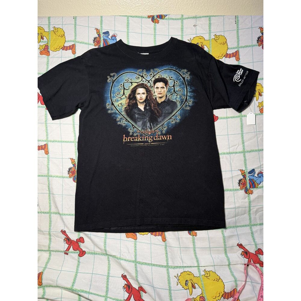 Original 2012 Twilight breaking dawn part 2 movie promo t shirt size medium